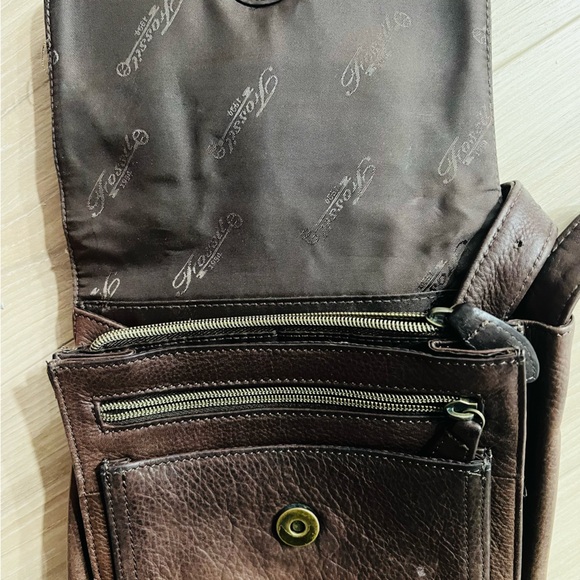 FINAL WEEK! 🔥Genuine Leather Fossil Crossbody Bag - Picture 5 of 9